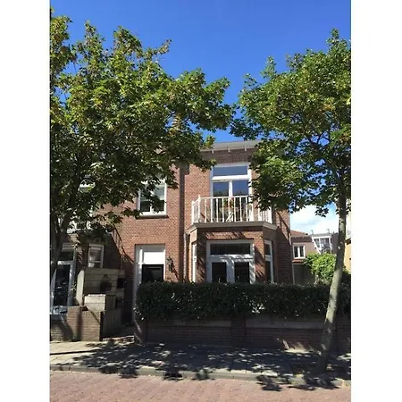 In With Swimming Pool Vakantiehuis