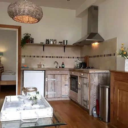 In With Swimming Pool Hébergement de vacances *