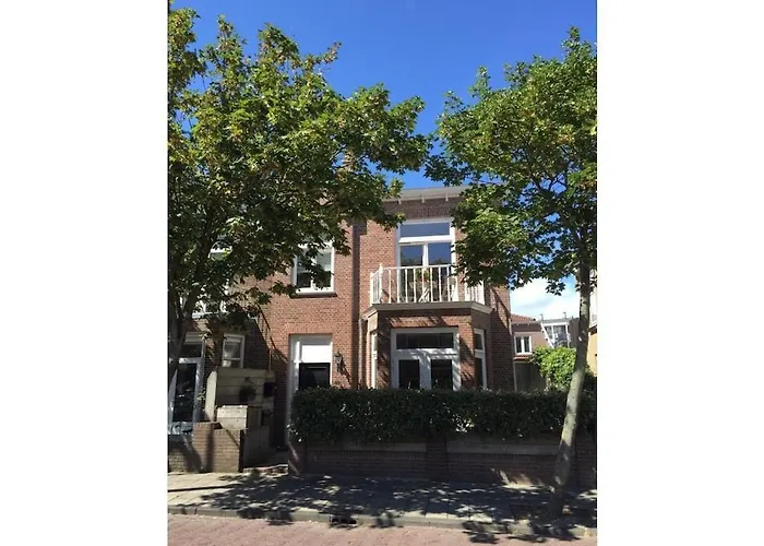 In With Swimming Pool Дом отдыха