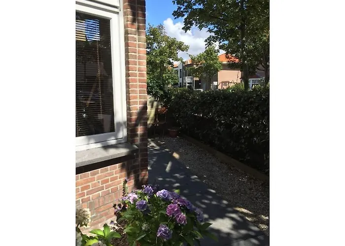 In With Swimming Pool Зандфорт