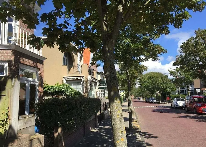 Дом отдыха In With Swimming Pool